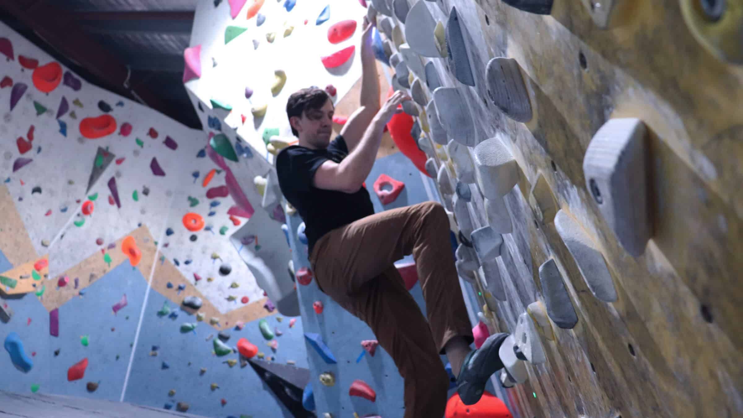 Jackson Mead - Private Coach - Climbing the 25-degree Moonboard